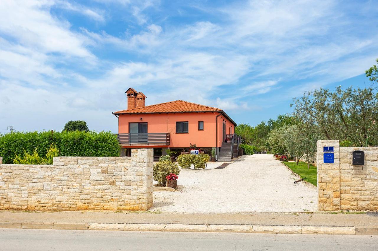 Apartmani Karoca 3 Pula Exterior photo